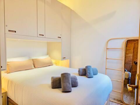 Your Boutique Mediterranean In Apartment Barcelona